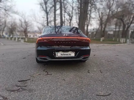 Hyundai Grandeur 2021 года за 14 500 000 тг. в Тараз – фото 3