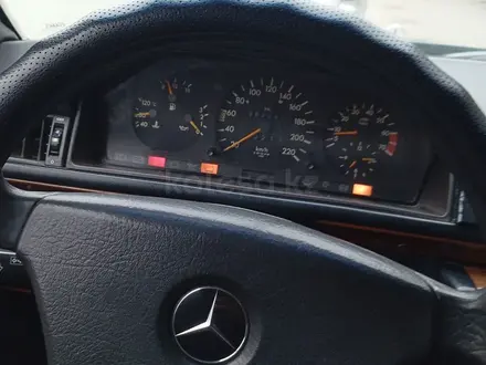 Mercedes-Benz E 200 1992 года за 1 400 000 тг. в Алматы – фото 5