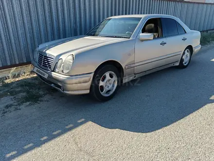 Mercedes-Benz E 230 1996 года за 2 000 000 тг. в Кульсары