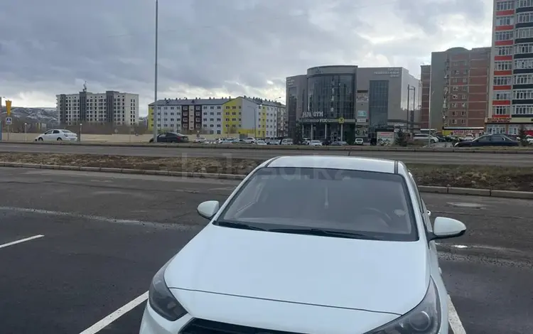 Hyundai Accent 2018 года за 7 100 000 тг. в Семей