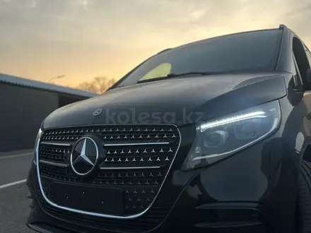 Mercedes-Benz V 300 Exclusive 2025 года за 73 000 000 тг. в Костанай – фото 3