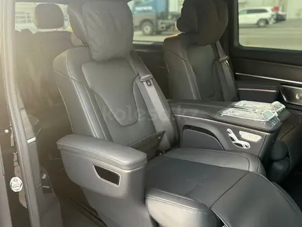 Mercedes-Benz V 300 Exclusive 2025 года за 73 000 000 тг. в Костанай – фото 13