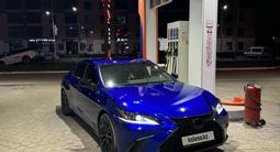 Lexus ES 250 2020 годаfor23 800 000 тг. в Астана