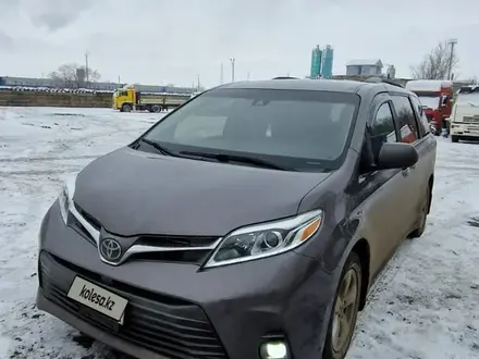 Toyota Sienna 2019 года за 11 000 000 тг. в Актобе