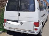 Volkswagen Transporter 2002 года за 4 000 000 тг. в Астана