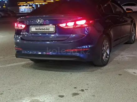 Hyundai Elantra 2017 года за 7 200 000 тг. в Актобе – фото 5