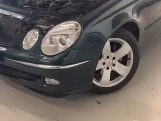 Mercedes-Benz E 320