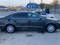 Volkswagen Passat 2006 годаүшін2 100 000 тг. в Атырау