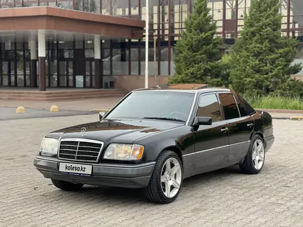 Mercedes-Benz E 280 1994 года за 2 500 000 тг. в Алматы