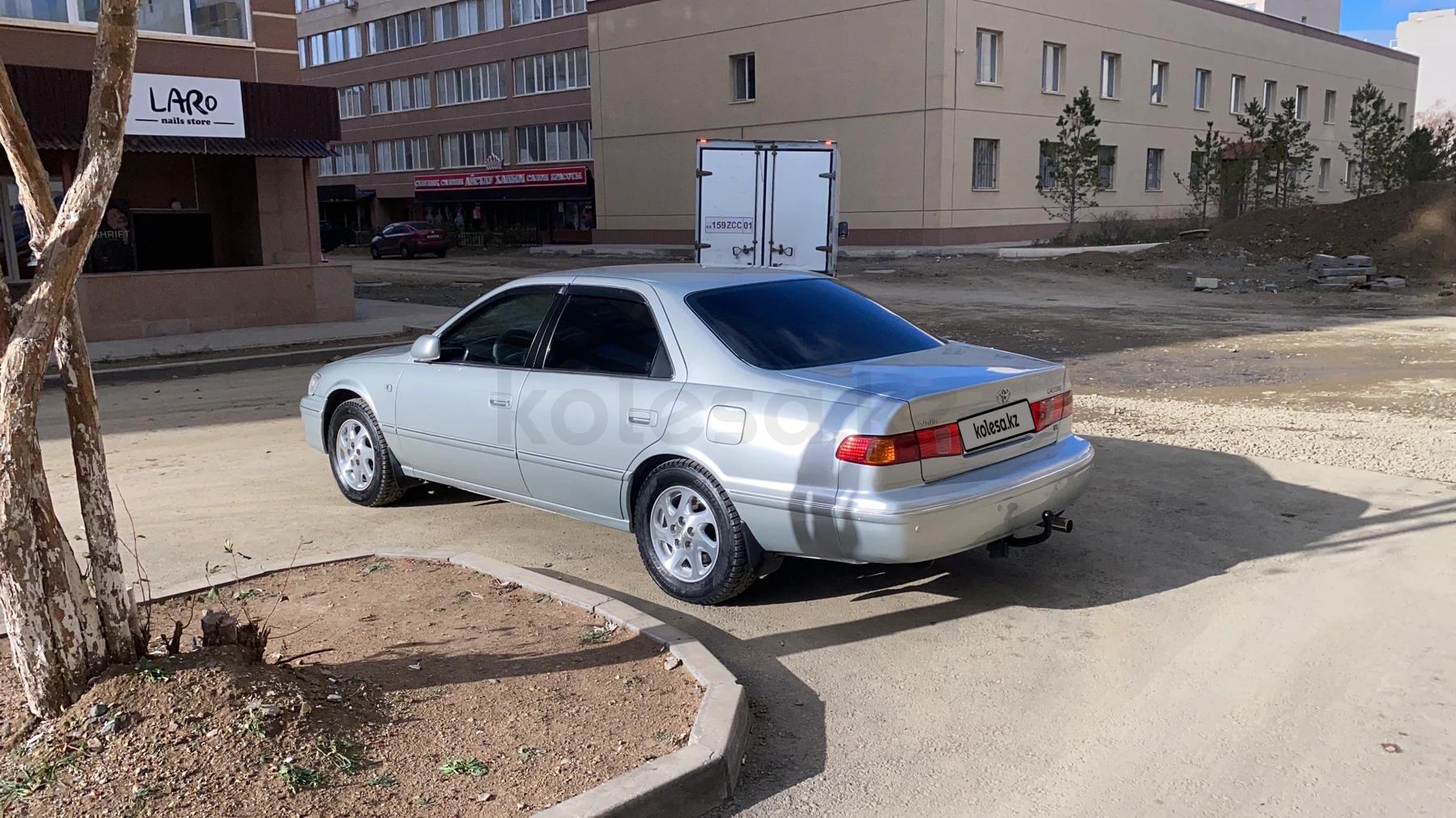 Toyota Camry 2000 г.