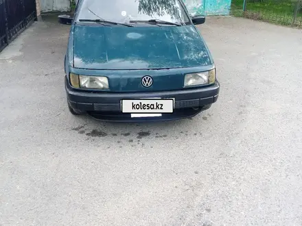 Volkswagen Passat 1990 года за 800 000 тг. в Алматы