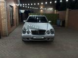 Mercedes-Benz E 320 2001 года за 4 000 000 тг. в Уральск – фото 2