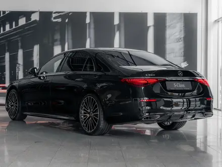 Mercedes-Benz S 580 4MATIC 2025 года за 116 898 000 тг. в Алматы – фото 5