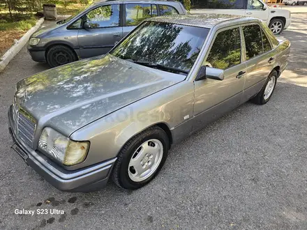 Mercedes-Benz E 280 1994 года за 1 900 000 тг. в Шымкент – фото 2