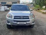 Toyota RAV4 2010 года за 9 200 000 тг. в Петропавловск