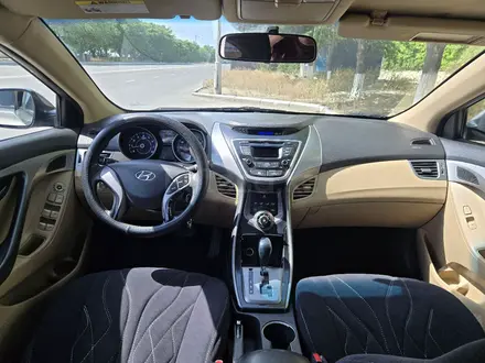 Hyundai Elantra 2013 года за 4 990 000 тг. в Актау – фото 4