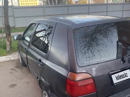 Volkswagen Golf 1993 года за 900 000 тг. в Конаев (Капшагай) – фото 3