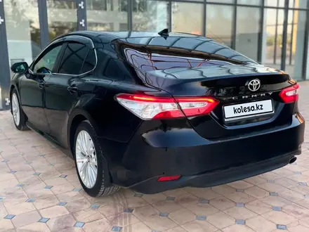 Toyota Camry 2018 года за 13 800 000 тг. в Шымкент – фото 5