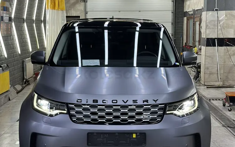 Land Rover Discovery 2021 года за 45 000 000 тг. в Астана