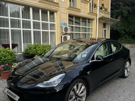 Tesla Model 3 2018 года за 14 000 000 тг. в Алматы – фото 2