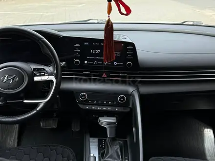 Hyundai Elantra 2024 года за 8 850 000 тг. в Актобе – фото 15
