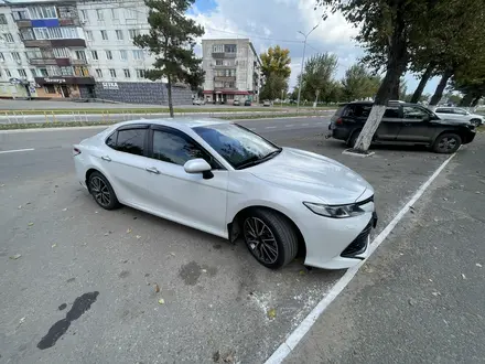 Toyota Camry 2018 года за 14 000 000 тг. в Рудный – фото 8