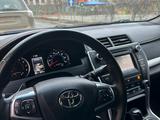 Toyota Camry 2016 года за 5 500 000 тг. в Атырау – фото 5