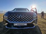Hyundai Santa Fe 2021 года за 15 000 000 тг. в Мерке – фото 3
