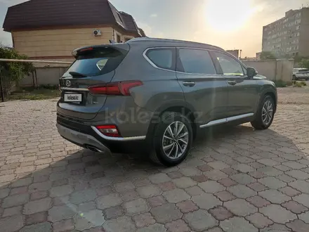 Hyundai Santa Fe 2020 года за 15 000 000 тг. в Актау – фото 4