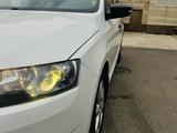 Skoda Rapid 2015 года за 5 100 000 тг. в Уральск – фото 2