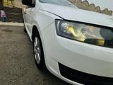 Skoda Rapid 2015 года за 5 100 000 тг. в Уральск – фото 3