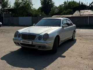 Mercedes-Benz E 320