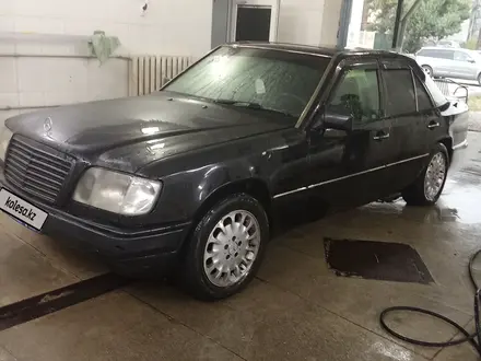 Mercedes-Benz E 230 1991 года за 1 300 000 тг. в Тараз