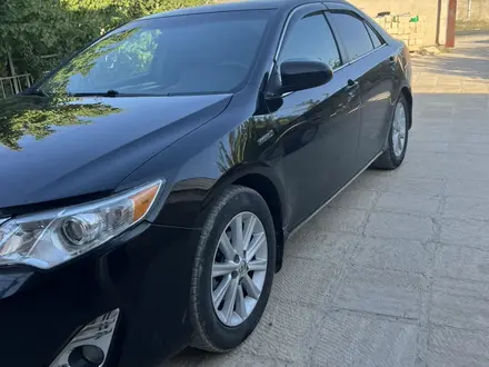 Toyota Camry 2014 года за 6 000 000 тг. в Жанаозен – фото 2