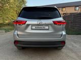 Toyota Highlander 2017 года за 14 300 000 тг. в Уральск – фото 3