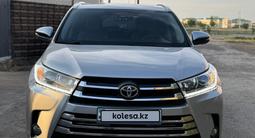 Toyota Highlander 2017 года за 14 300 000 тг. в Уральск