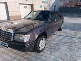Mercedes-Benz E 200 1994 годаүшін2 100 000 тг. в Щучинск – фото 4