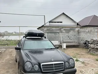 Mercedes-Benz E 230