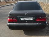 Mercedes-Benz E 230 1996 года за 1 300 000 тг. в Алматы – фото 3