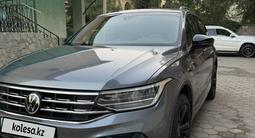 Volkswagen Tiguan 2022 года за 15 900 000 тг. в Алматы – фото 3