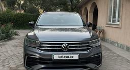Volkswagen Tiguan 2022 года за 15 900 000 тг. в Алматы