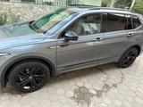 Volkswagen Tiguan 2022 года за 15 900 000 тг. в Алматы – фото 4