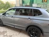 Volkswagen Tiguan 2022 года за 15 900 000 тг. в Алматы – фото 5