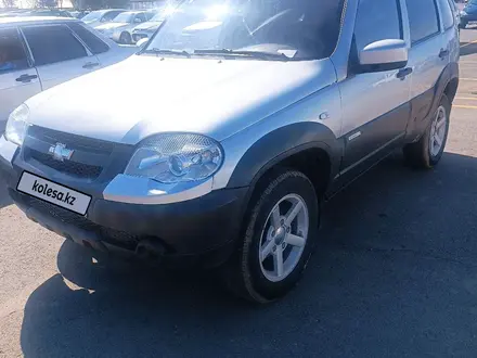 Chevrolet Niva 2012 года за 2 600 000 тг. в Уральск – фото 2