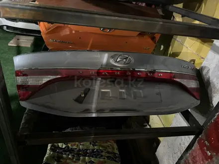 Крышка багажника Hyundai за 50 000 тг. в Астана – фото 3
