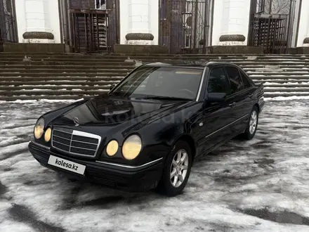 Mercedes-Benz E 280 1996 года за 1 900 000 тг. в Шымкент