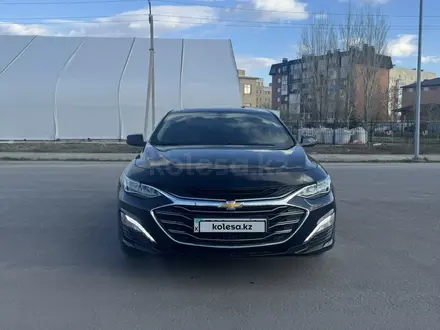 Chevrolet Malibu 2020 года за 8 000 000 тг. в Астана – фото 2