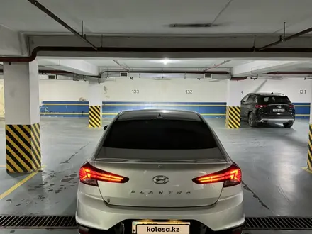 Hyundai Elantra 2019 года за 7 600 000 тг. в Алматы – фото 22