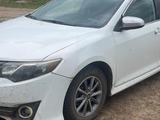 Toyota Camry 2014 года за 6 500 000 тг. в Уральск – фото 2