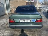 Mercedes-Benz E 200 1992 года за 1 500 000 тг. в Жезказган – фото 4